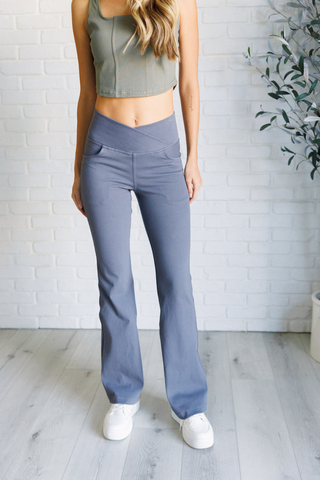 Building Habits Twill Flared Crossover Waist Pant in Titanium